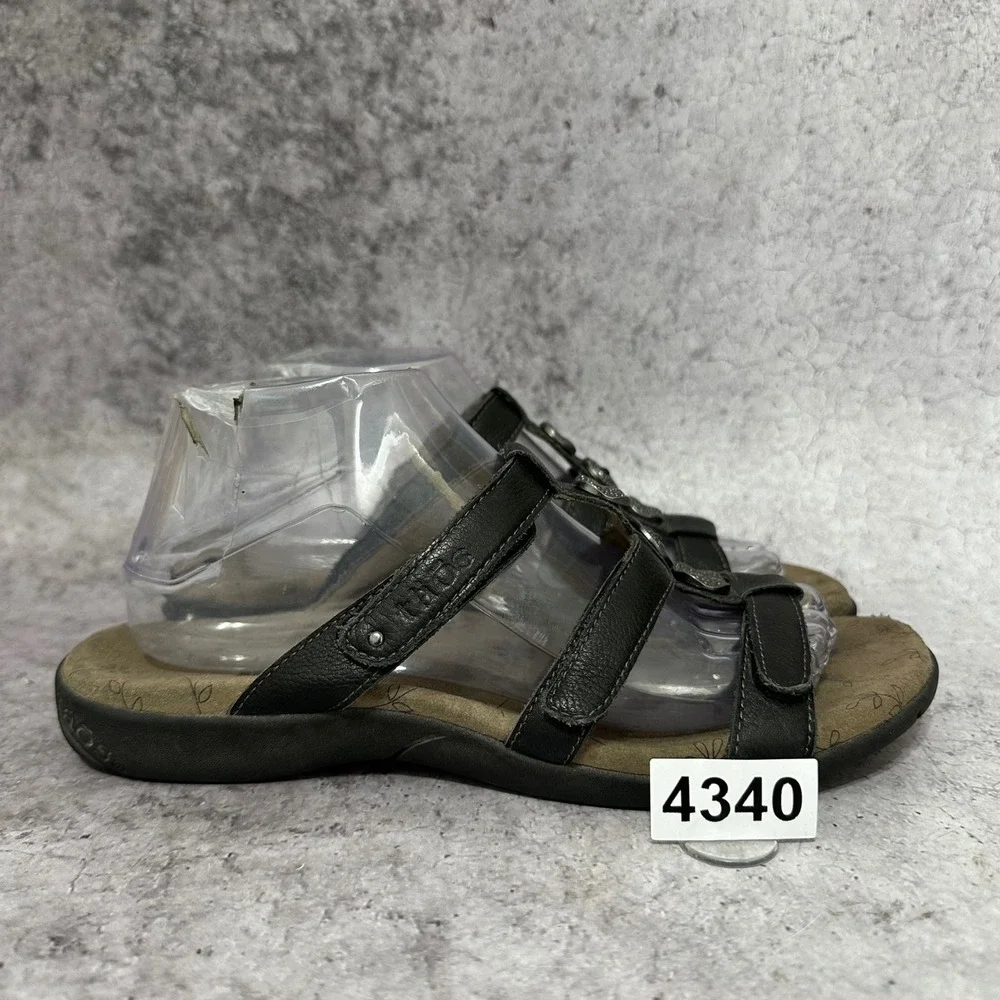 Taos Prize 3 Sandals Womens 9 Black Leather Medallion Comfort Strappy